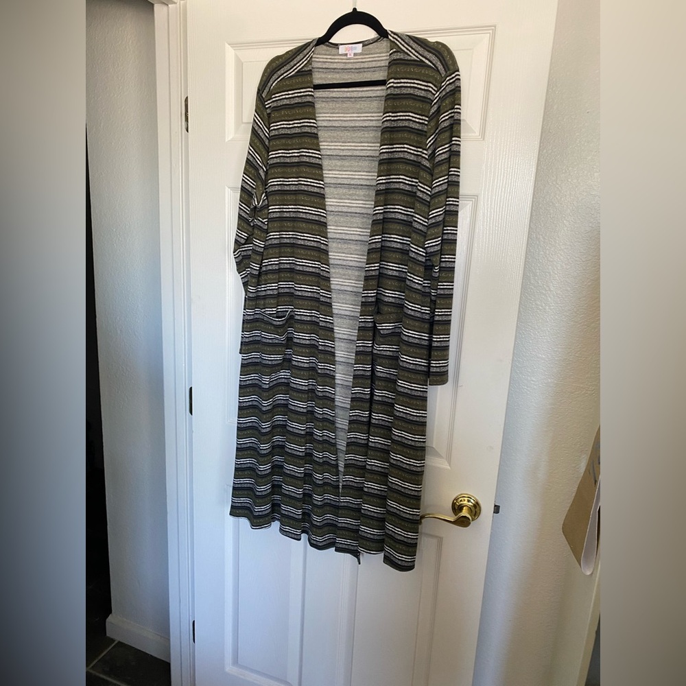 Likw new LuLaRoe Sarah